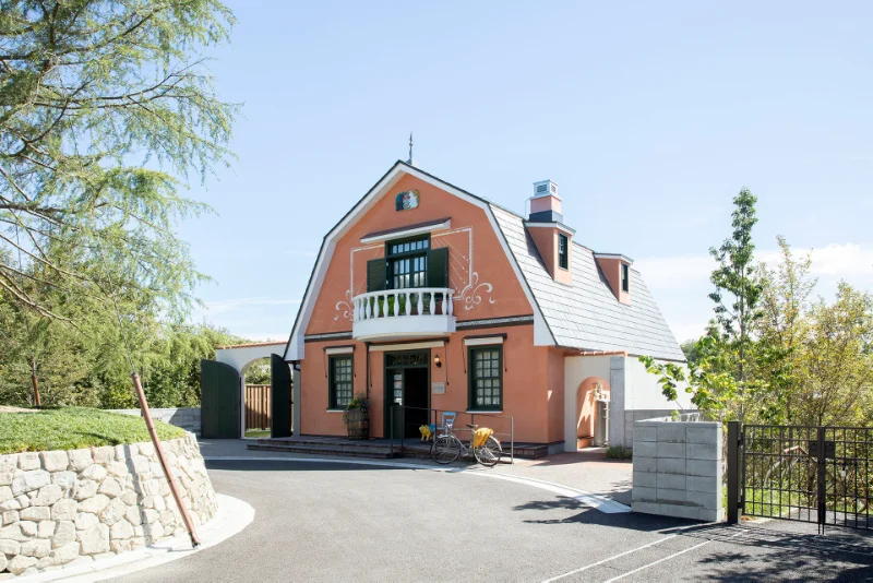 『耳をすませば』に登場する「地球屋」（青春の丘）