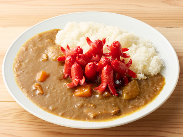 【名物】山盛り赤ウインナーカレー!
